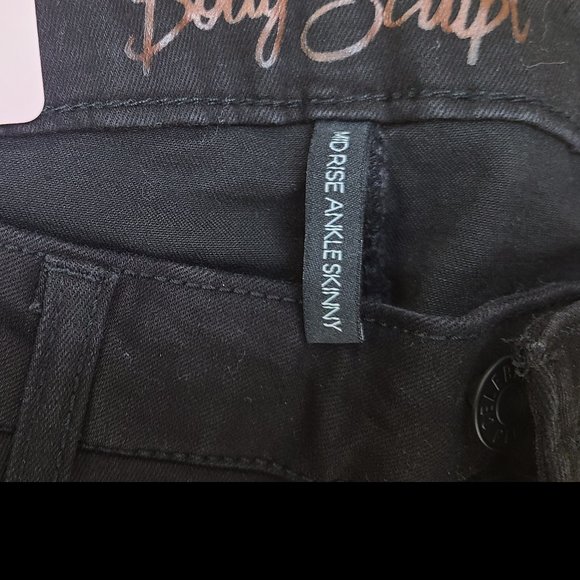 Juniors - Celebrity Pink Mid-Rise Super Slimmer Ankle Jeans - Picture 3 of 10